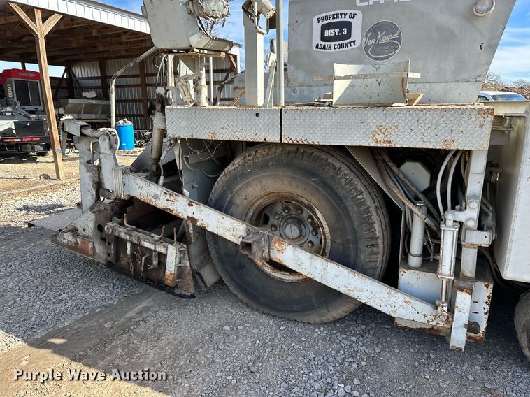 image for item LK9610 Cedarapids CR431  paver