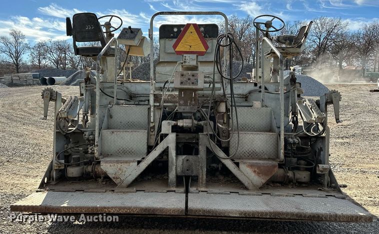 image for item LK9610 Cedarapids CR431  paver