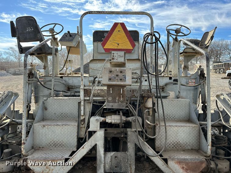 image for item LK9610 Cedarapids CR431  paver