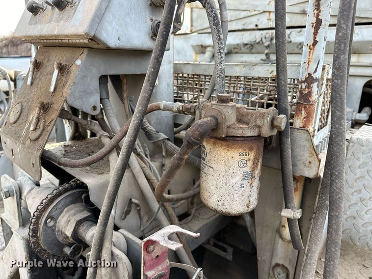 image for item LK9610 Cedarapids CR431  paver