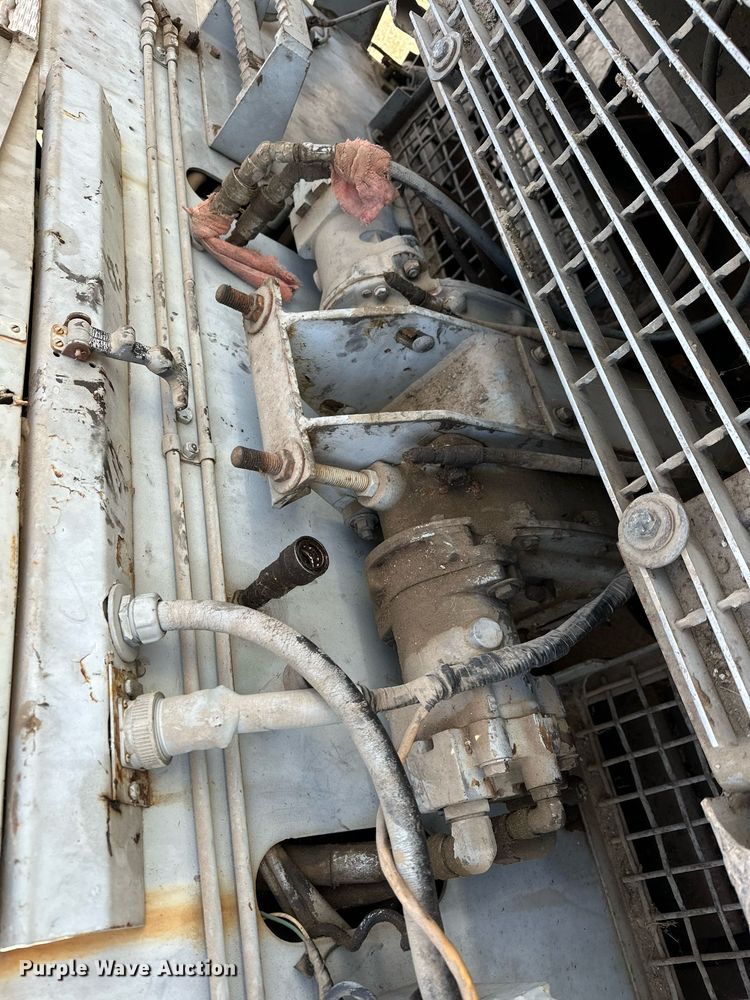 image for item LK9610 Cedarapids CR431  paver