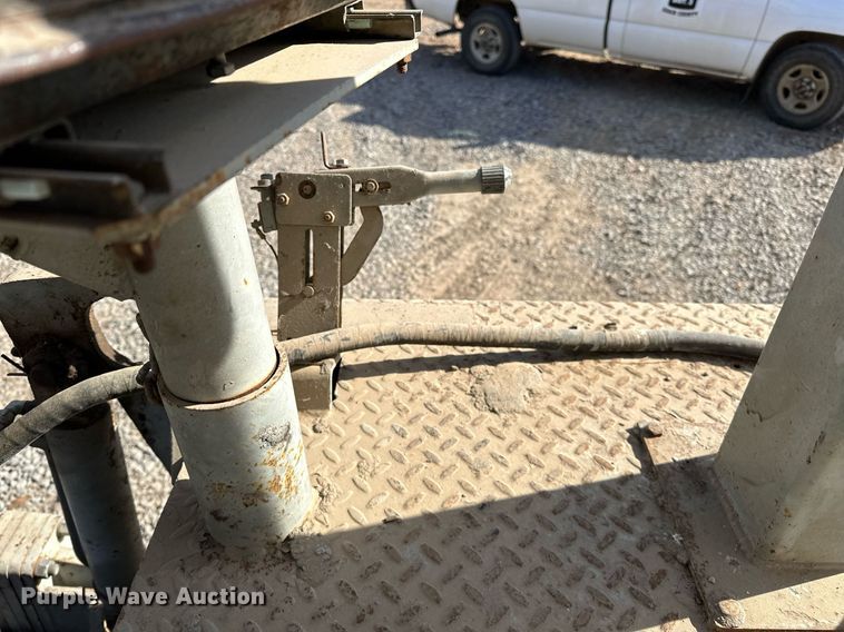 image for item LK9610 Cedarapids CR431  paver