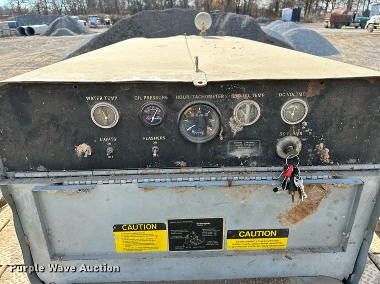 image for item LK9610 Cedarapids CR431  paver