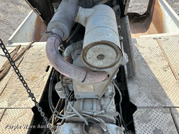 image for item LK9610 Cedarapids CR431  paver