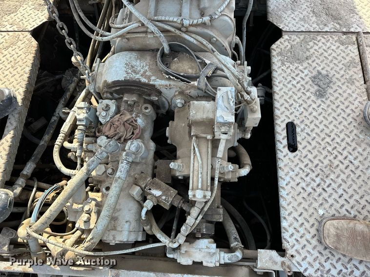 image for item LK9610 Cedarapids CR431  paver