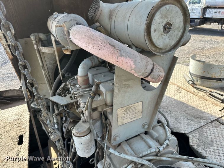 image for item LK9610 Cedarapids CR431  paver