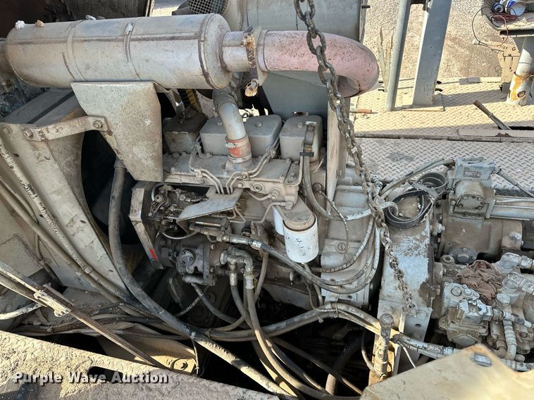 image for item LK9610 Cedarapids CR431  paver