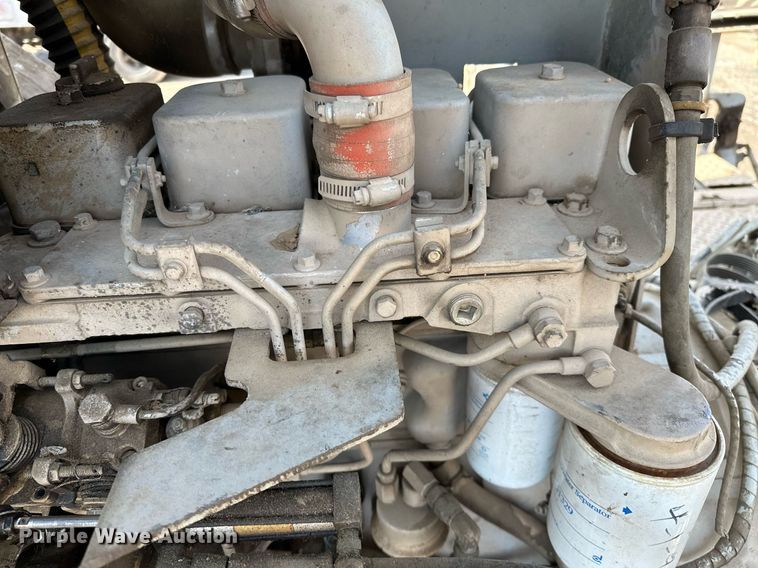 image for item LK9610 Cedarapids CR431  paver