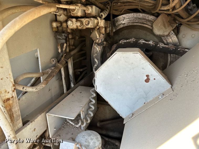 image for item LK9610 Cedarapids CR431  paver