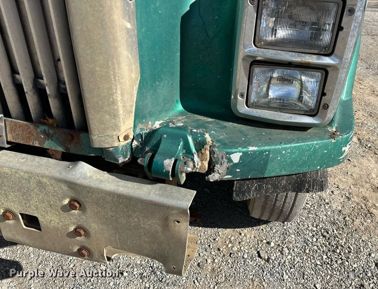 image for item LK9611 1990 International 9300  dump truck