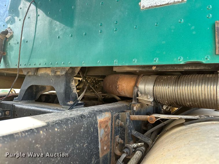 image for item LK9611 1990 International 9300  dump truck