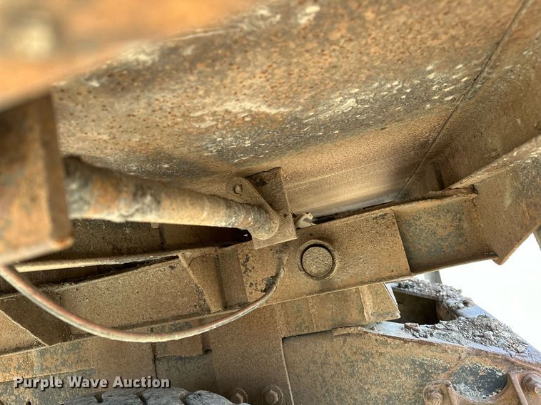 image for item LK9611 1990 International 9300  dump truck