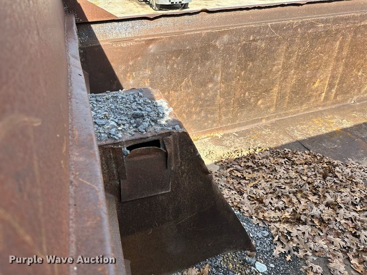 image for item LK9611 1990 International 9300  dump truck