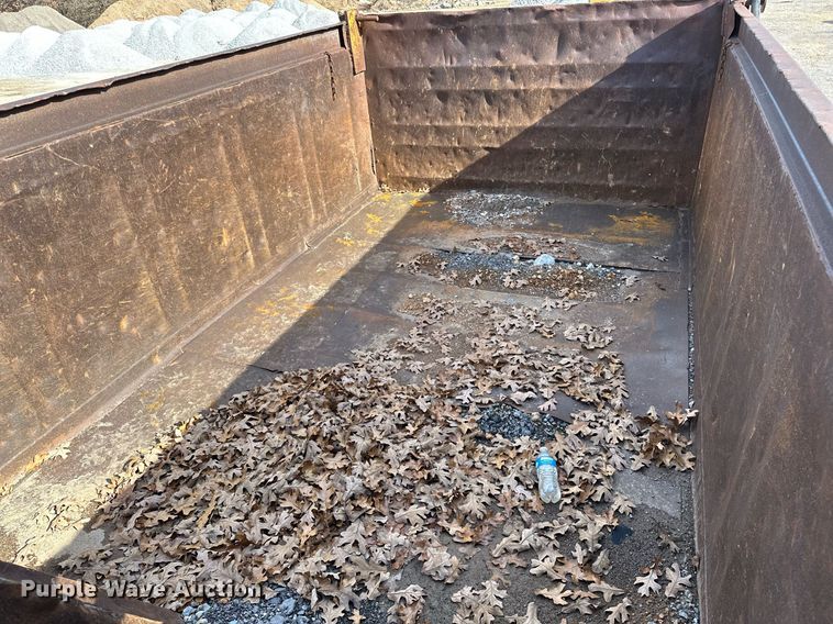 image for item LK9611 1990 International 9300  dump truck