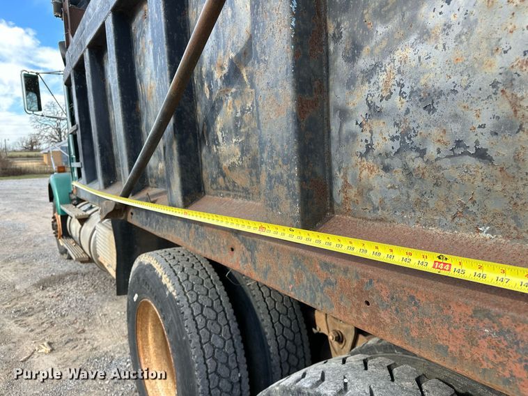 image for item LK9611 1990 International 9300  dump truck