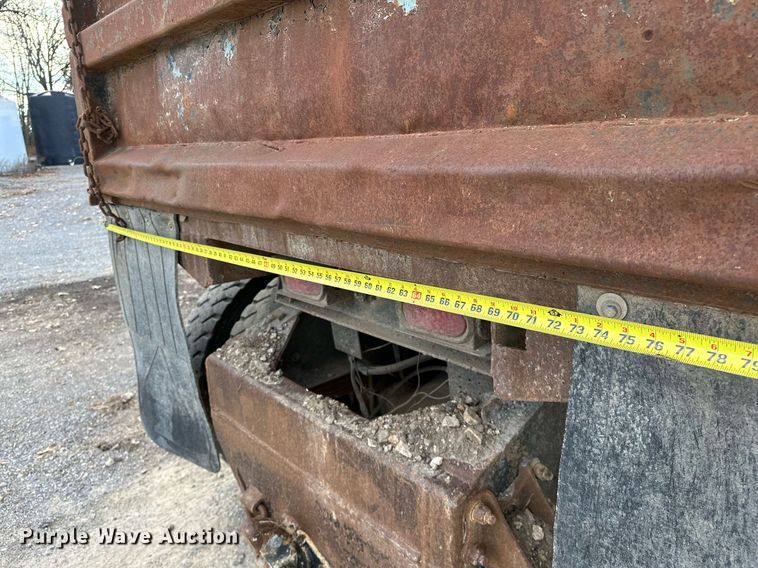 image for item LK9611 1990 International 9300  dump truck