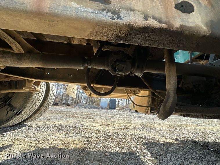 image for item LK9611 1990 International 9300  dump truck