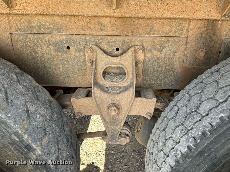 image for item LK9611 1990 International 9300  dump truck