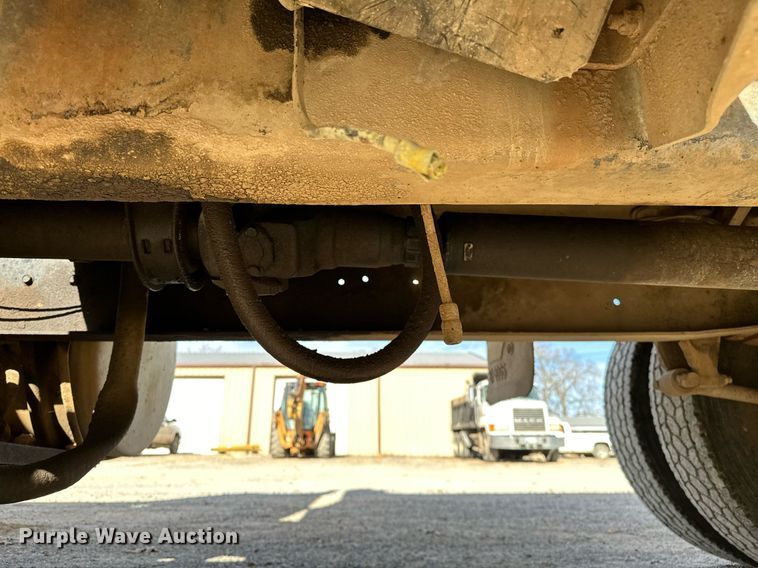 image for item LK9611 1990 International 9300  dump truck