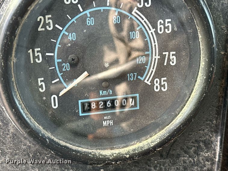 image for item LK9611 1990 International 9300  dump truck