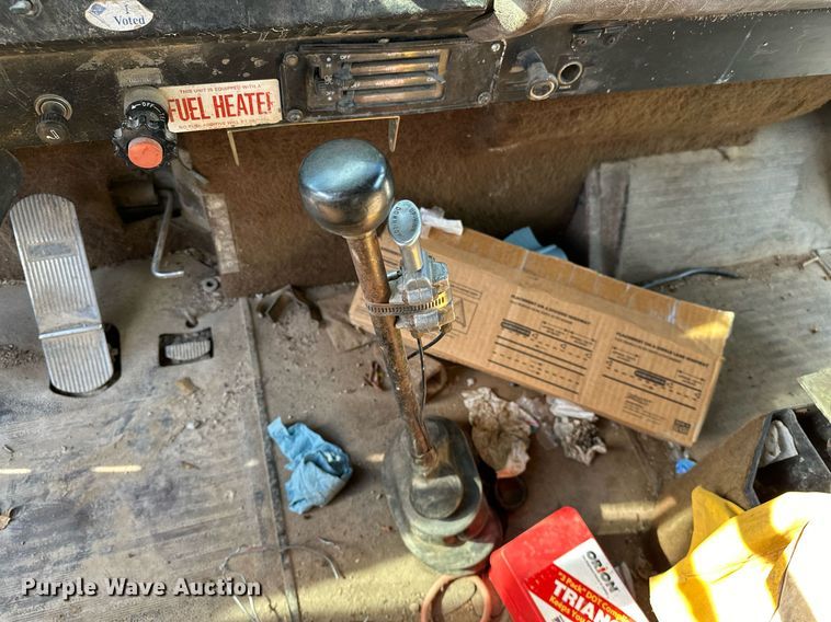 image for item LK9611 1990 International 9300  dump truck