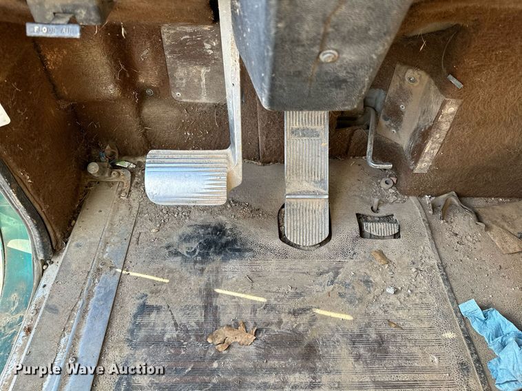 image for item LK9611 1990 International 9300  dump truck