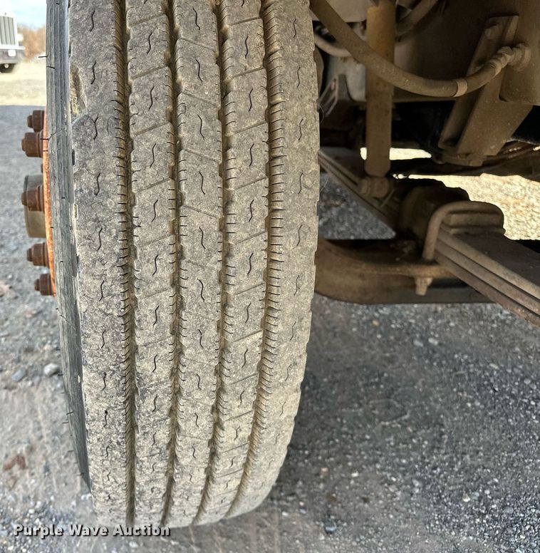 image for item LK9611 1990 International 9300  dump truck