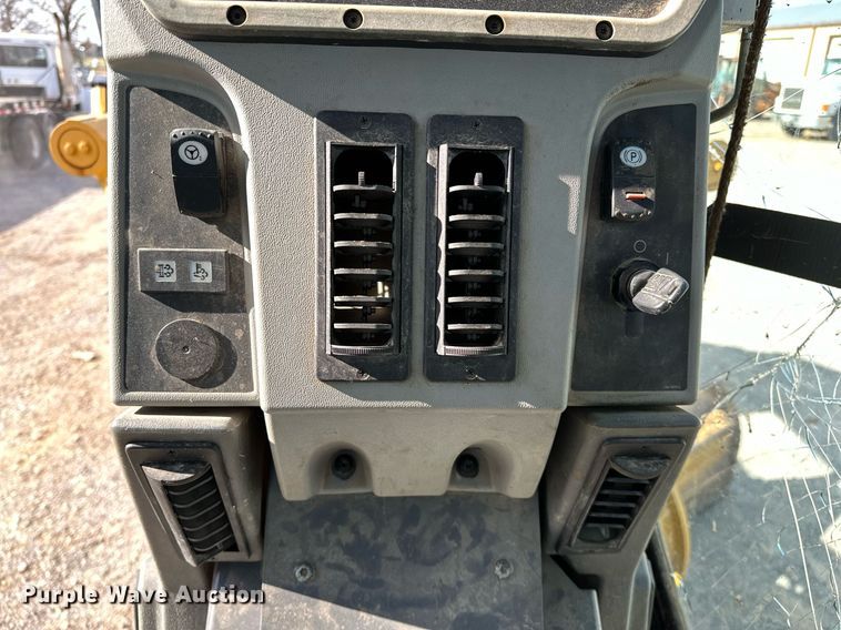 image for item LK9612 2012 Caterpillar 120M2  motor grader