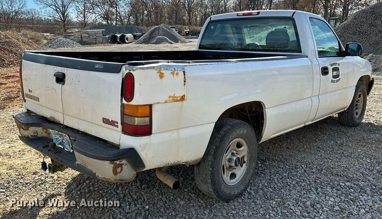 image for item LK9613 2002 GMC Sierra 1500  pickup truck