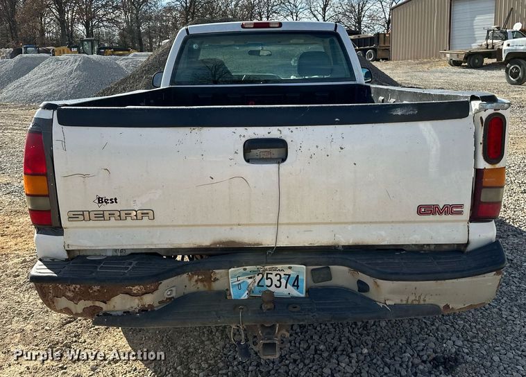 image for item LK9613 2002 GMC Sierra 1500  pickup truck