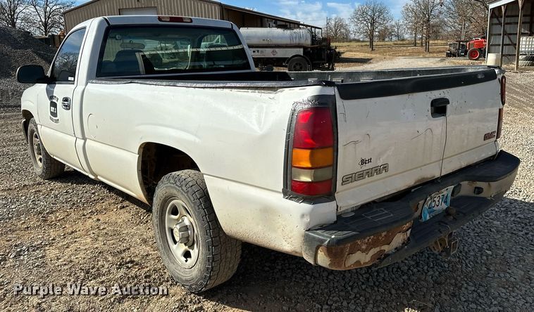 image for item LK9613 2002 GMC Sierra 1500  pickup truck