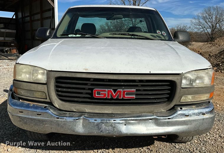 image for item LK9613 2002 GMC Sierra 1500  pickup truck