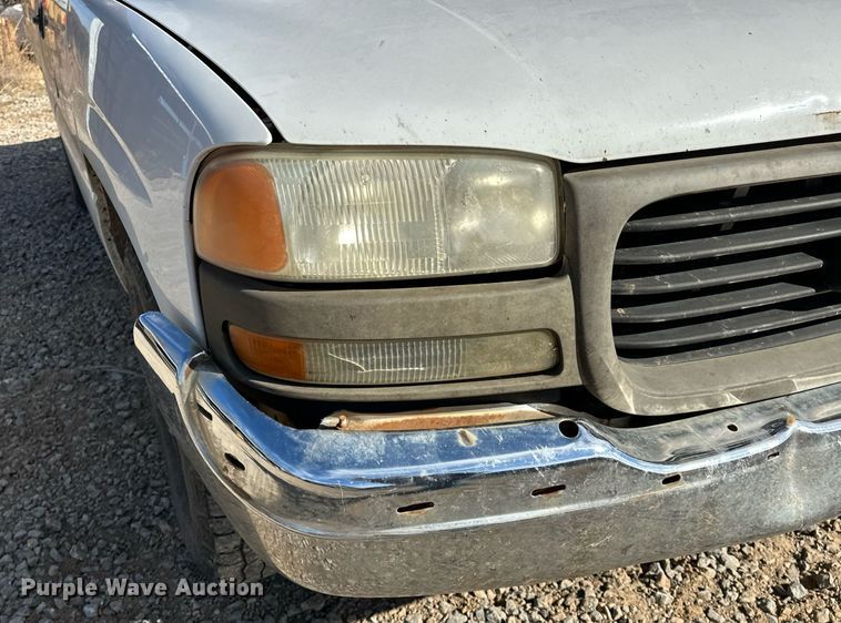 image for item LK9613 2002 GMC Sierra 1500  pickup truck