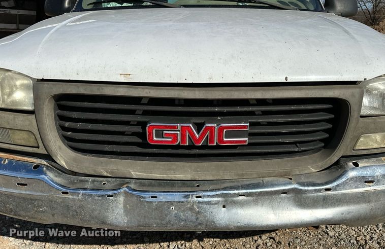 image for item LK9613 2002 GMC Sierra 1500  pickup truck