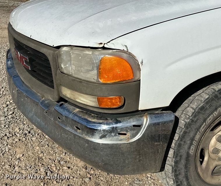 image for item LK9613 2002 GMC Sierra 1500  pickup truck