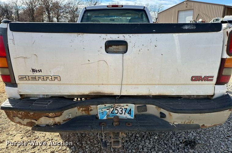 image for item LK9613 2002 GMC Sierra 1500  pickup truck