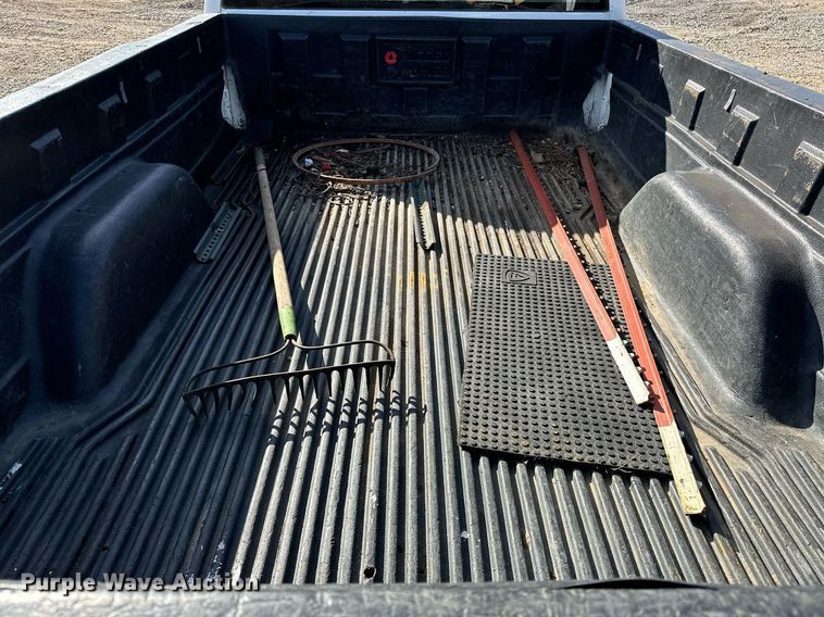 image for item LK9613 2002 GMC Sierra 1500  pickup truck