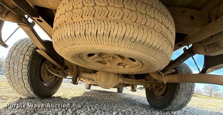 image for item LK9613 2002 GMC Sierra 1500  pickup truck