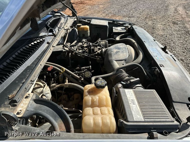 image for item LK9613 2002 GMC Sierra 1500  pickup truck