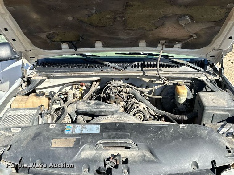 image for item LK9613 2002 GMC Sierra 1500  pickup truck