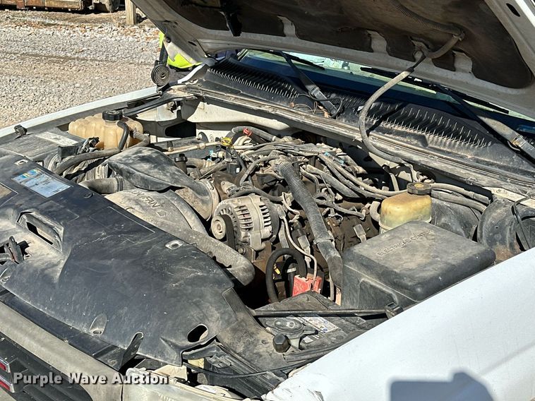 image for item LK9613 2002 GMC Sierra 1500  pickup truck