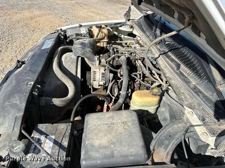 image for item LK9613 2002 GMC Sierra 1500  pickup truck