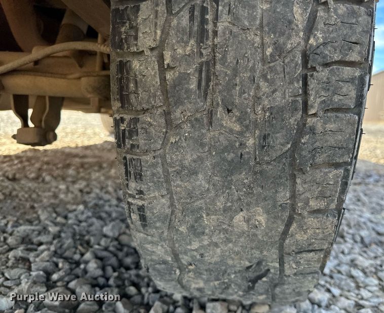 image for item LK9613 2002 GMC Sierra 1500  pickup truck