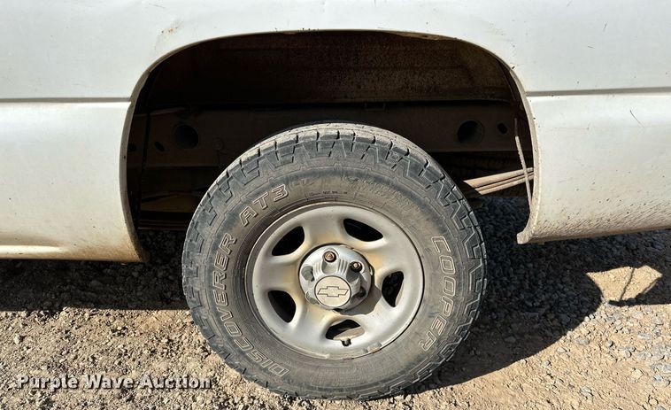 image for item LK9613 2002 GMC Sierra 1500  pickup truck