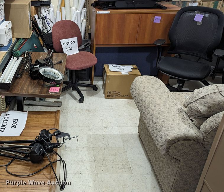 image for item LM9895 Office supplies