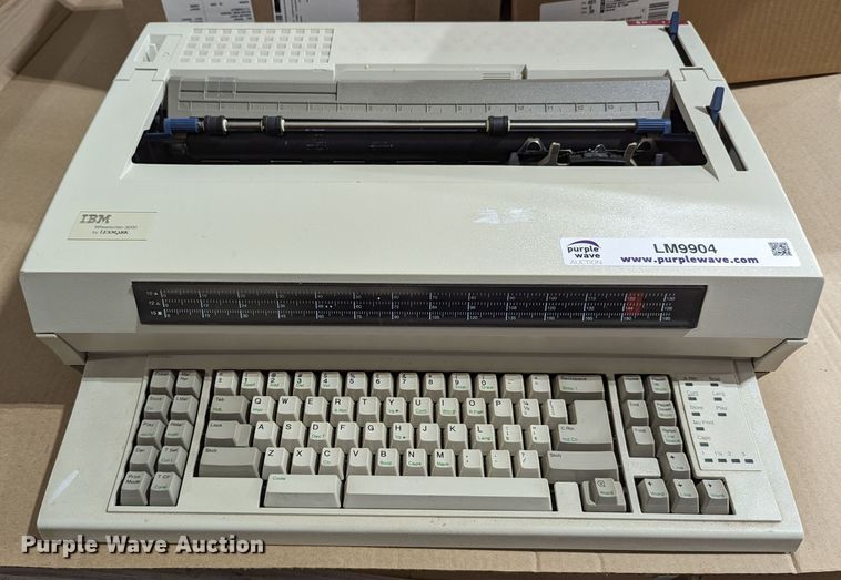 image for item LM9904 IBM Lexmark wheelwriter 3000  typewriter