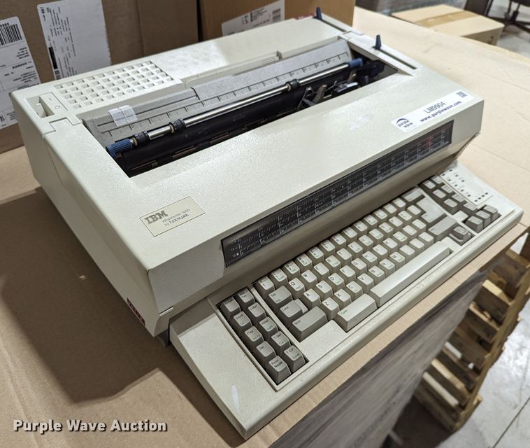 image for item LM9904 IBM Lexmark wheelwriter 3000  typewriter