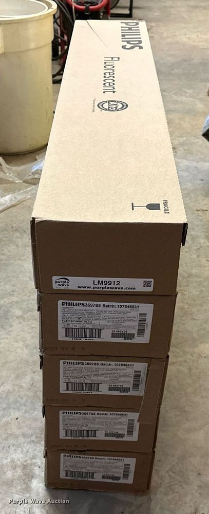 image for item LM9912 (73) Philips light bulbs