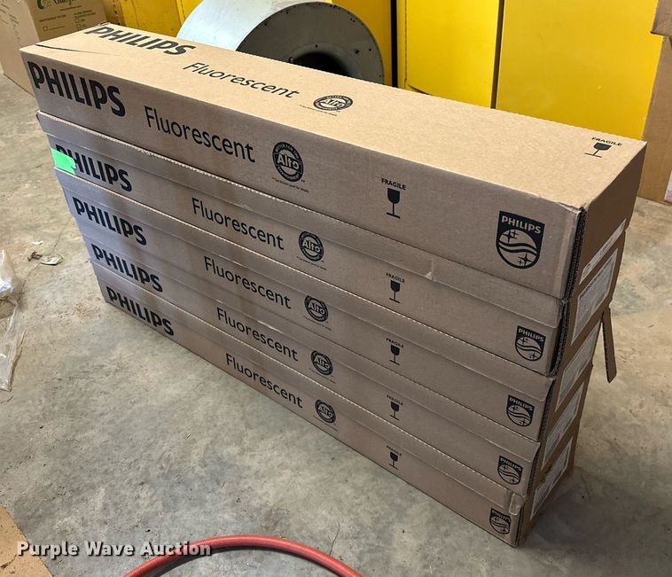 image for item LM9912 (73) Philips light bulbs