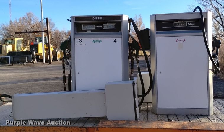 image for item LN9879 (2) Wyane fuel pumps